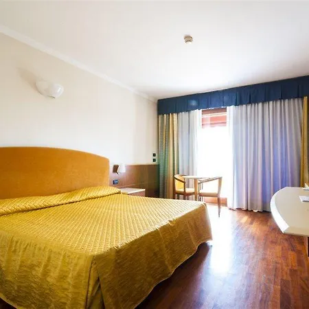 酒店 Eurocongressi 4*